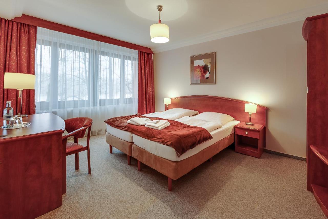 Jagdschloss Waldsee Hotel&Ferienpark Buitenkant foto
