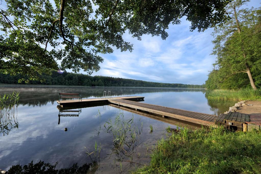 Jagdschloss Waldsee Hotel&Ferienpark Buitenkant foto
